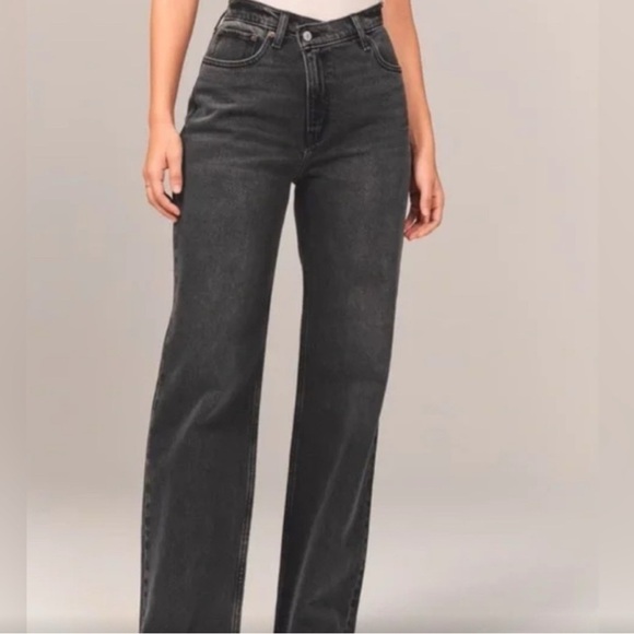 Abercrombie&Fitch,90’s relaxed Jean,high-rise,criss cross,24,short,black - Picture 1 of 4